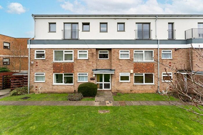 2 Bedroom Apartment For Sale In St James Road, Sutton, Surrey, SM1