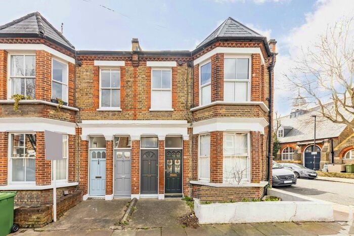 2 Bedroom Flat To Rent In Venn Street, London, SW4