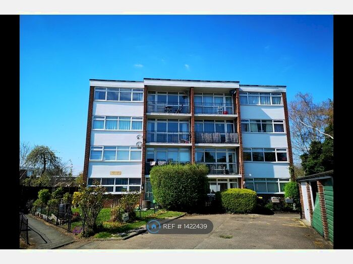 2 Bedroom Flat To Rent In Tower Hill, Brentwood, CM14