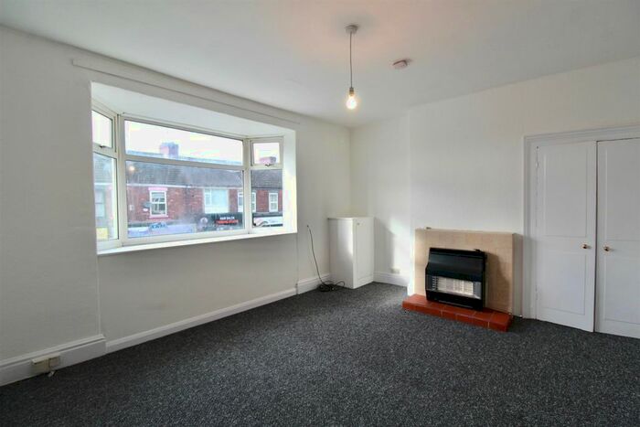 1 Bedroom Flat To Rent In Rex Launderette, Newland Avenue, Hull, HU5