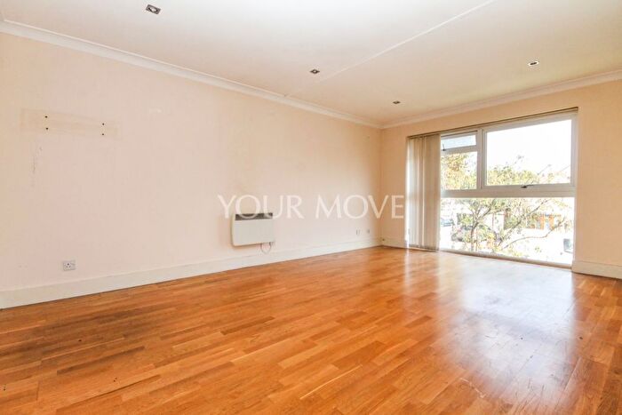 2 Bedroom Flat To Rent In Royle Close, Romford, RM2