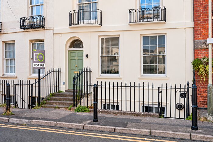 1 Bedroom Flat For Sale In Grosvenor Street, Cheltenham, GL52
