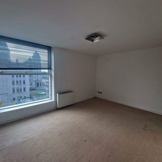 2 Bedroom Apartment For Sale In Apartment Beetham Plaza, The Strand, Liverpool, Merseyside, L2