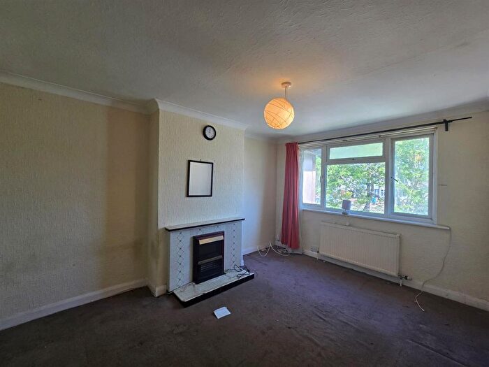 2 Bedroom Property To Rent In Honeypot Lane, Stanmore, HA7