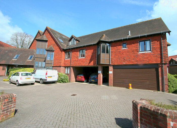 Houses for sale & to rent in GU32 3QL, Goodyer Close, Petersfield