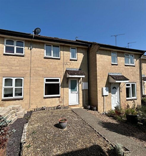 2 Bedroom Terraced House For Sale In Chamberlain Road, Chippenham, SN14