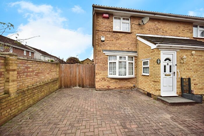 3 Bedroom Semi Detached House For Sale In Vectis Drive, Sittingbourne, ME10