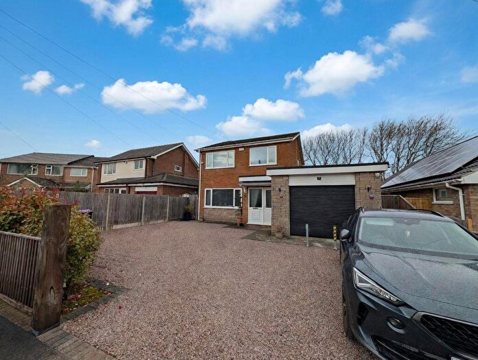 3 Bedroom Detached House For Sale In Almond Crescent, Louth, LN11