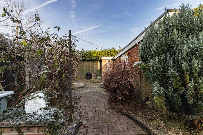 3 Bedroom Semi-Detached House For Sale In White Road, Staveley, Chesterfield, S43