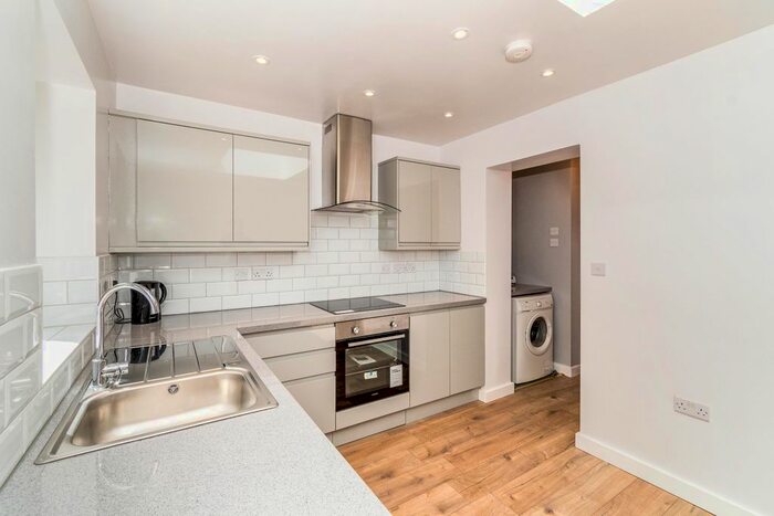 3 Bedroom Bungalow To Rent In Dale Valley Close, Shirley, Southampton, SO16