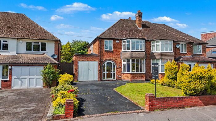 3 Bedroom Semi-Detached House For Sale In Bryanston Road, Solihull, B91