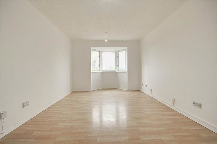 2 Bedroom Flat To Rent In Keats Close, Scotland Green Road, Enfield, EN3