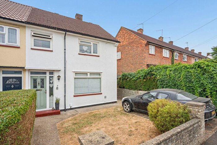 3 Bedroom End Terrace House For Sale In Maylands Road, South Oxhey, WD19