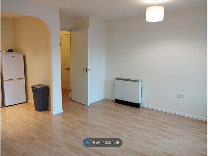 1 Bedroom Flat To Rent In Marlborough Court, Luton, LU1