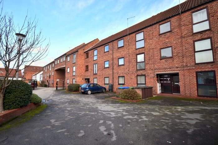 2 Bedroom Flat For Sale In Elm Tree Court, Cottingham, East Riding Of Yorkshire, HU16