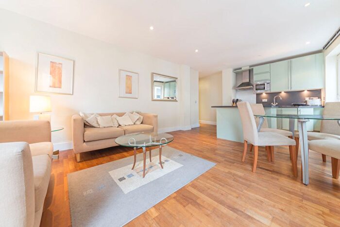 2 Bedroom Flat To Rent In Pepys Street, Tower Hill, EC3N