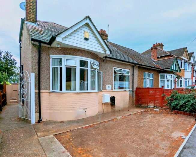 3 Bedroom Semi-Detached Bungalow To Rent In Northcote Road, Strood, ME2