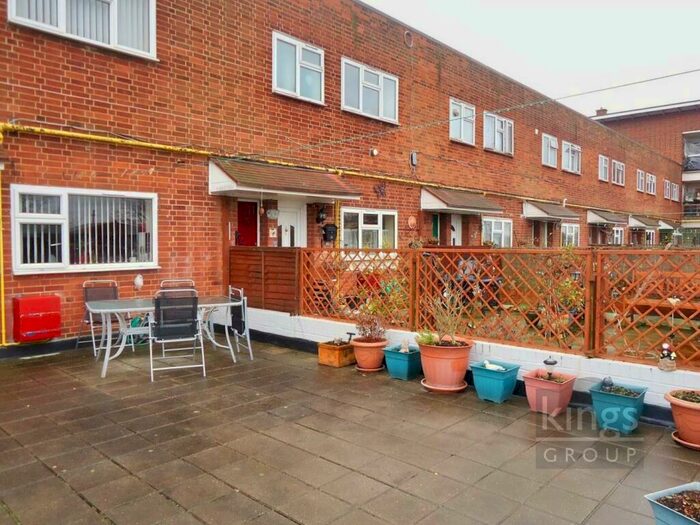 2 Bedroom Maisonette To Rent In The Stow, Harlow, Essex, CM20