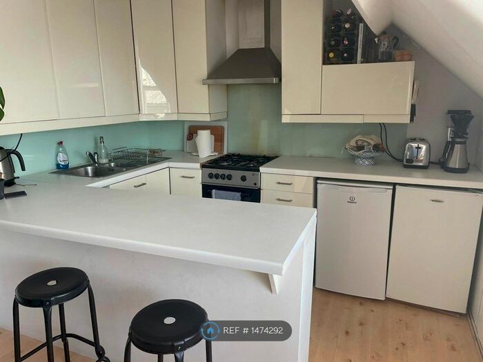 1 Bedroom Flat To Rent In Warwick Road, Ealing, W5