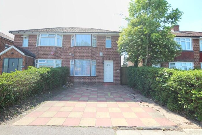 3 Bedroom Semi Detached House To Rent In Honeypot Lane, Stanmore, HA7