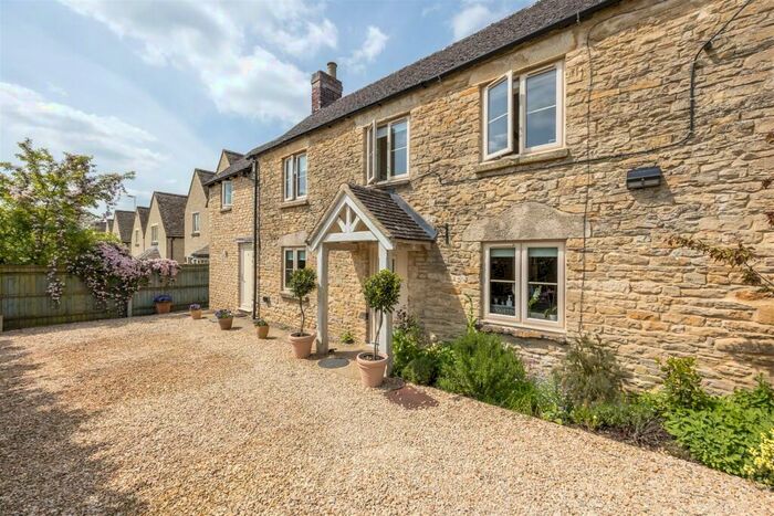 4 Bedroom Detached House For Sale In Churchfields, Stonesfield, OX29