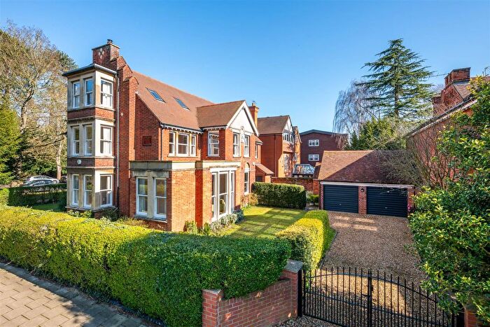 7 Bedroom Detached House For Sale In Park Avenue, Bedford, MK40