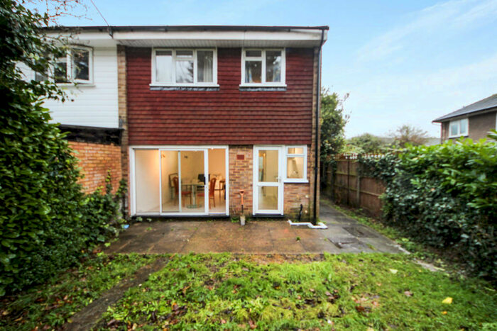 4 Bedroom House To Rent In Guildford Park Avenue, Guildford, GU2