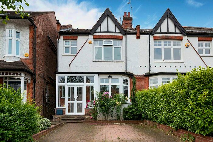 5 Bedroom Semi-Detached House To Rent In Halliwick Road, Muswell Hill, N10