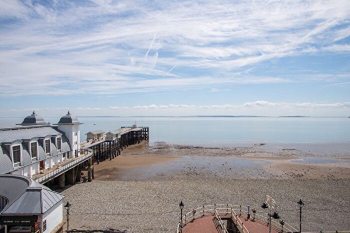 3 Bedroom Flat To Rent In Windsor Court, The Esplanade, Penarth, CF64