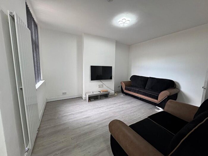 5 Bedroom Terraced House To Rent In Grove Road, Nottingham, Nottinghamshire, NG7