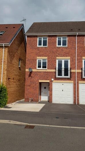4 Bedroom Semi-Detached House To Rent In Fuchsia Way, Forest Town, Mansfield, NG19