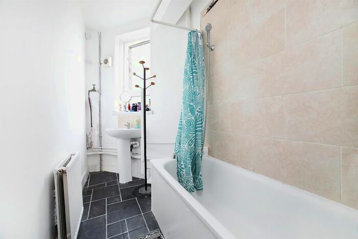 2 Bedroom Flat To Rent In Black Prince Road, London, SE11