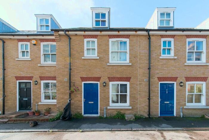 3 Bedroom Property To Rent In Irchester Street, Ramsgate, CT11