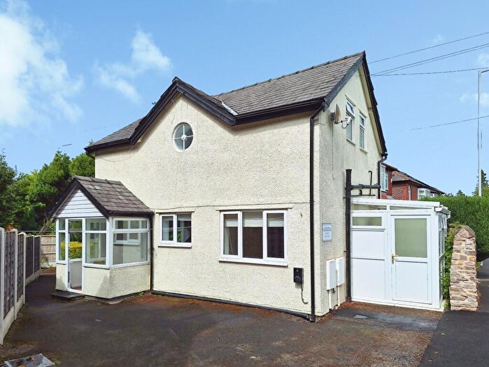 2 Bedroom Detached House For Sale In Oldknow Road, Marple, Stockport, Greater Manchester, SK6