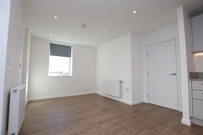 2 Bedroom Flat To Rent In Brewers Square, Dartford, Kent, DA1