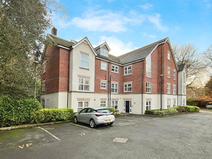 2 Bedroom Flat For Sale In The Coppice, Worsley, Manchester, M28