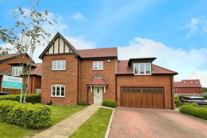 5 Bedroom Detached House To Rent In Landen Close, Wokingham, RG40