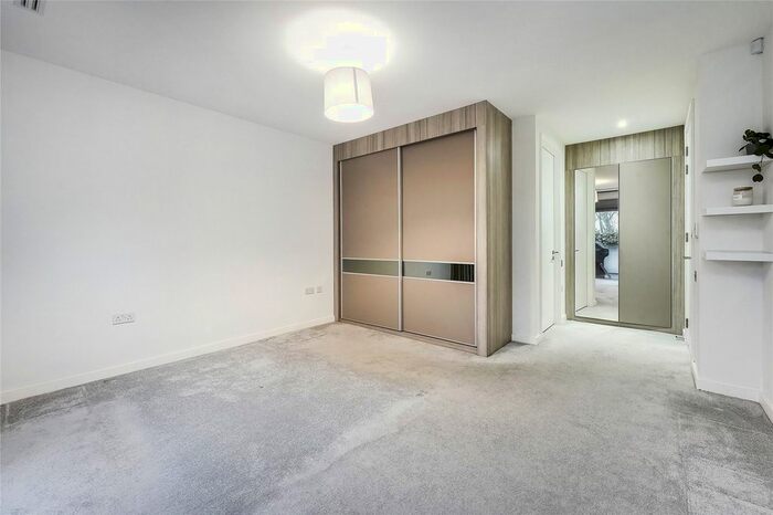 3 Bedroom Flat To Rent In Putney Hill, Putney Hill, SW15