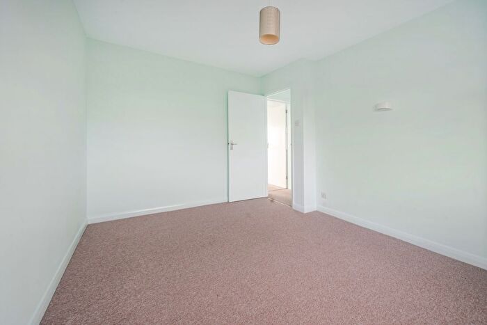 1 Bedroom Flat To Rent In Lustrells Vale, Saltdean, Brighton, BN2