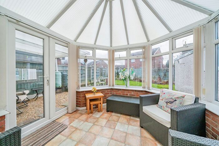 2 Bedroom Bungalow For Sale In Kinross Close, Fearnhead, Warrington, Cheshire, WA2