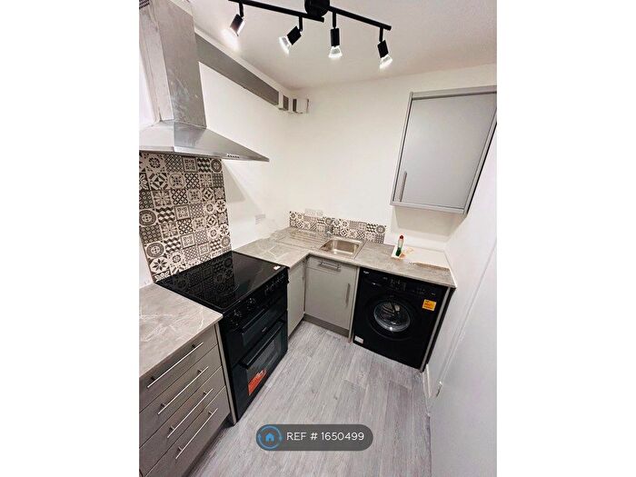 2 Bedroom Flat To Rent In Trinity Walk, Coventry, CV1