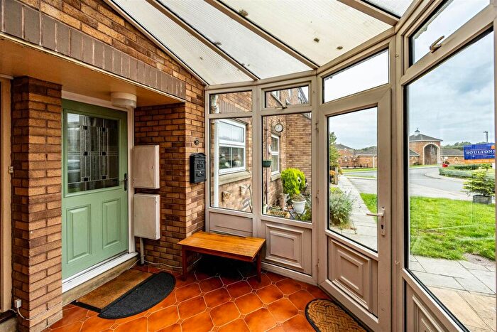 2 Bedroom Apartment For Sale In The Green, Huddersfield, HD2