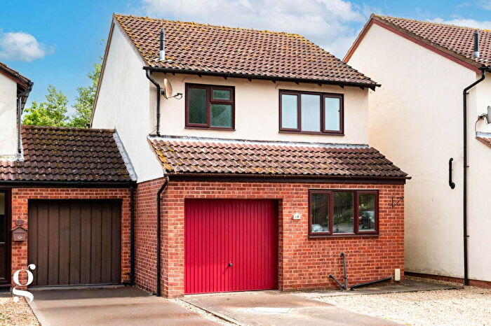 3 Bedroom Link Detached House For Sale In Cotswold Drive, Kings Acre, Hereford, HR4