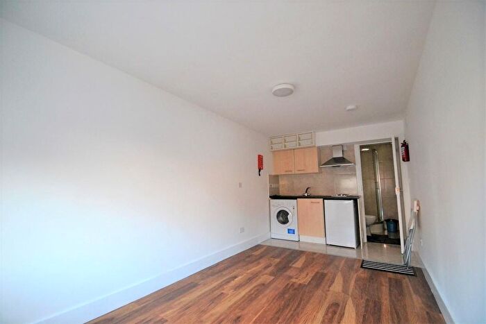 Studio To Rent In Park Parade, Harlesden, NW10