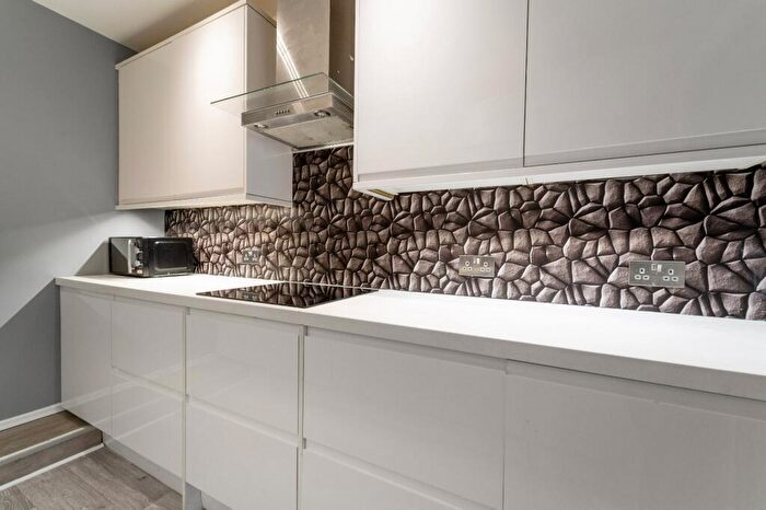 3 Bedroom Flat For Sale In Granville Street, Birmingham, West Midlands, B1