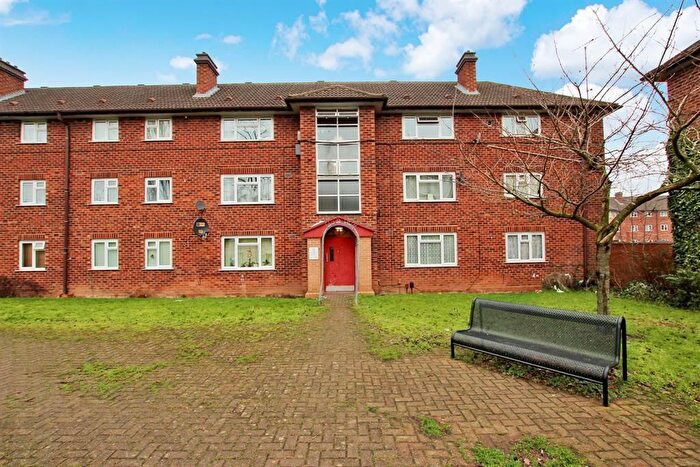 2 Bedroom Flat To Rent In Cladsworth House, Lock Close, B97