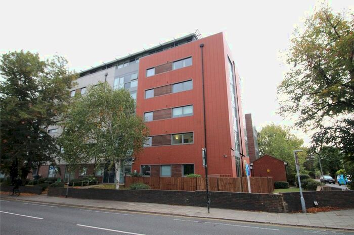 2 Bedroom Flat To Rent In Goldington Road, Bedford, Bedfordshire, MK40