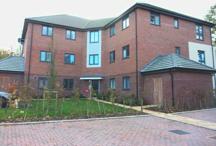 2 Bedroom Flat To Rent In Spinnaker Croft, Milton Keynes, MK7