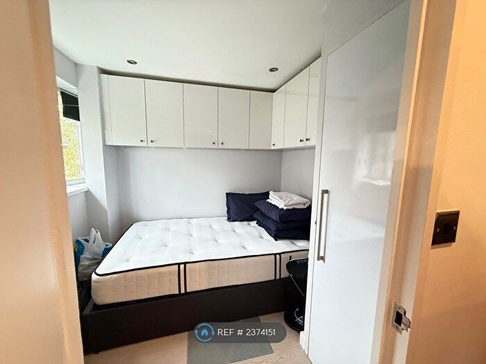 1 Bedroom Flat To Rent In Mill Court, London, E10