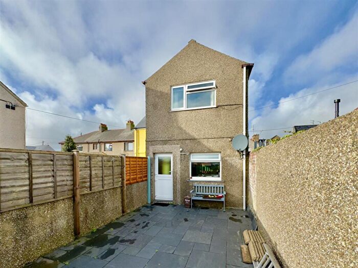 3 Bedroom Semi-Detached Bungalow For Sale In Penrhydlyniog, Pwllheli, LL53